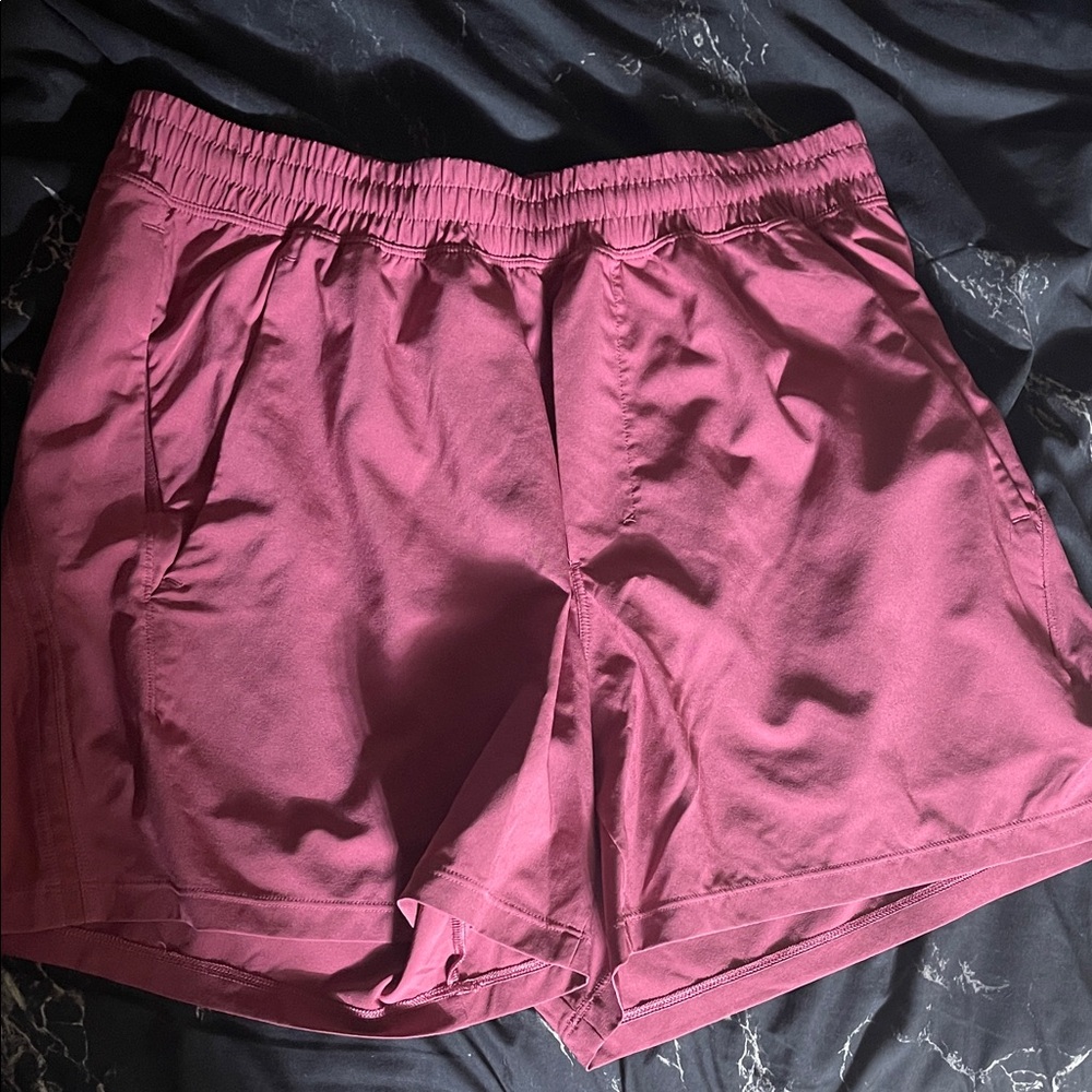 Men’s Lululemon shorts large
